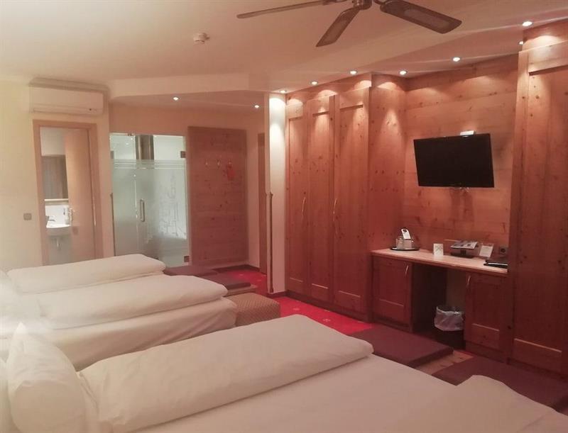 Schlosskrone Hotel 4*